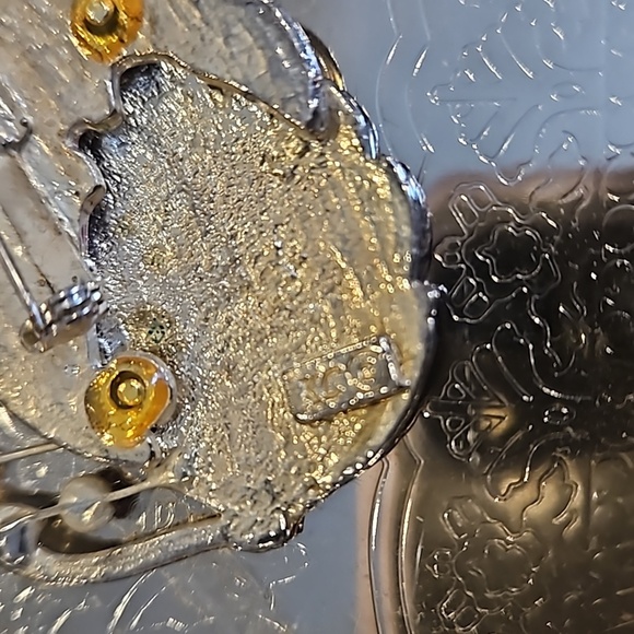 Kenneth Cole Silver Enamel Leaf Pin Brooch - Picture 6 of 7